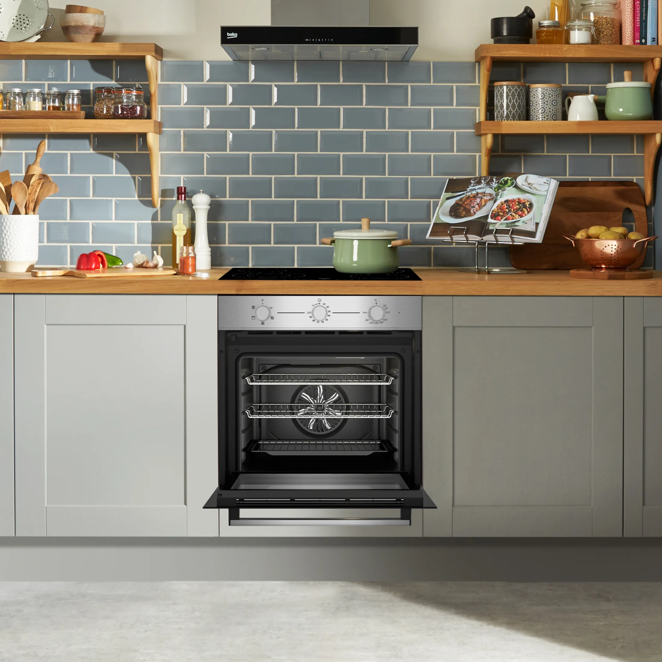 Beko AeroPerfect 60cm Built-in RecycledNet Single Fan Oven | BBIF16100X