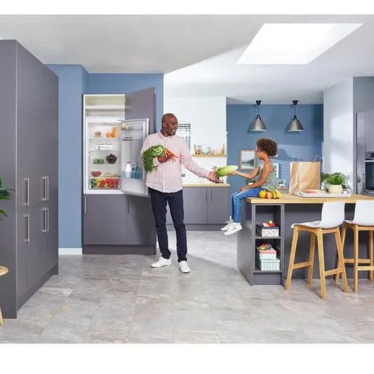 Beko Pro Integrated 70/30 Fridge Freezer - Sliding Hinge | BCFD473