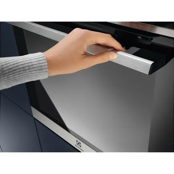 Electrolux Built-in Single Oven | EOE8P09X