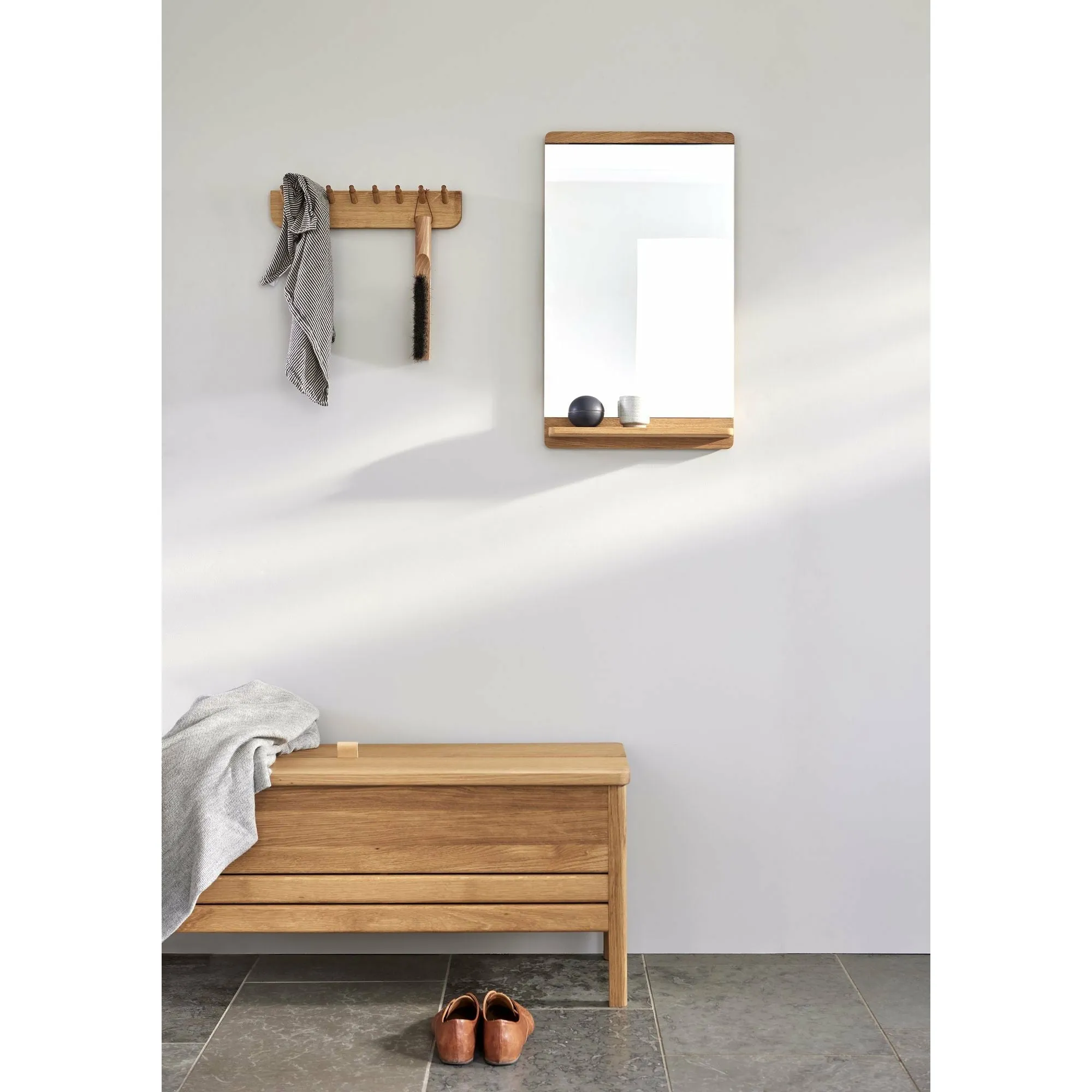 Form & Refine Echo Coatrack 88 Cm. Oak