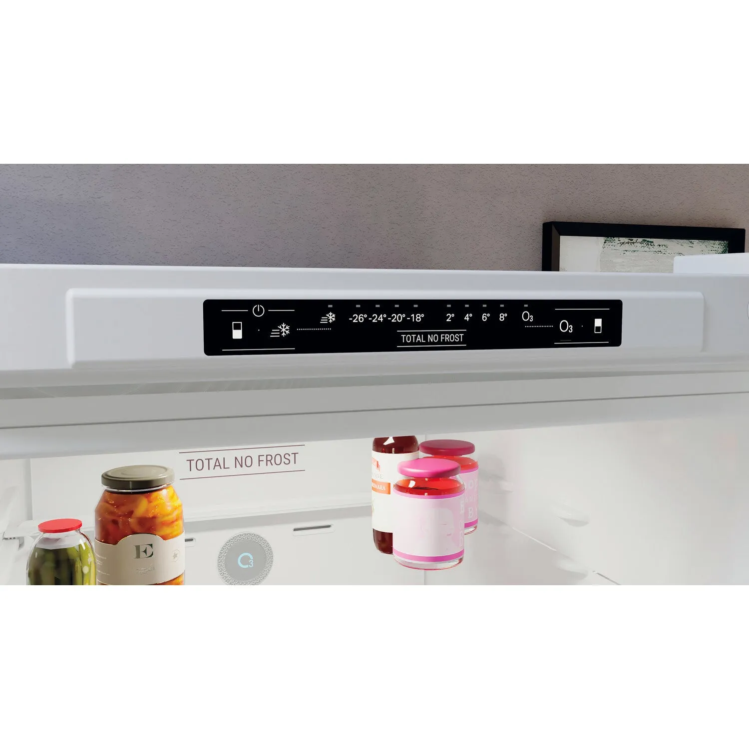 Hotpoint H7X 83A W Freestanding 230L Fridge Freezer - White, D Rated