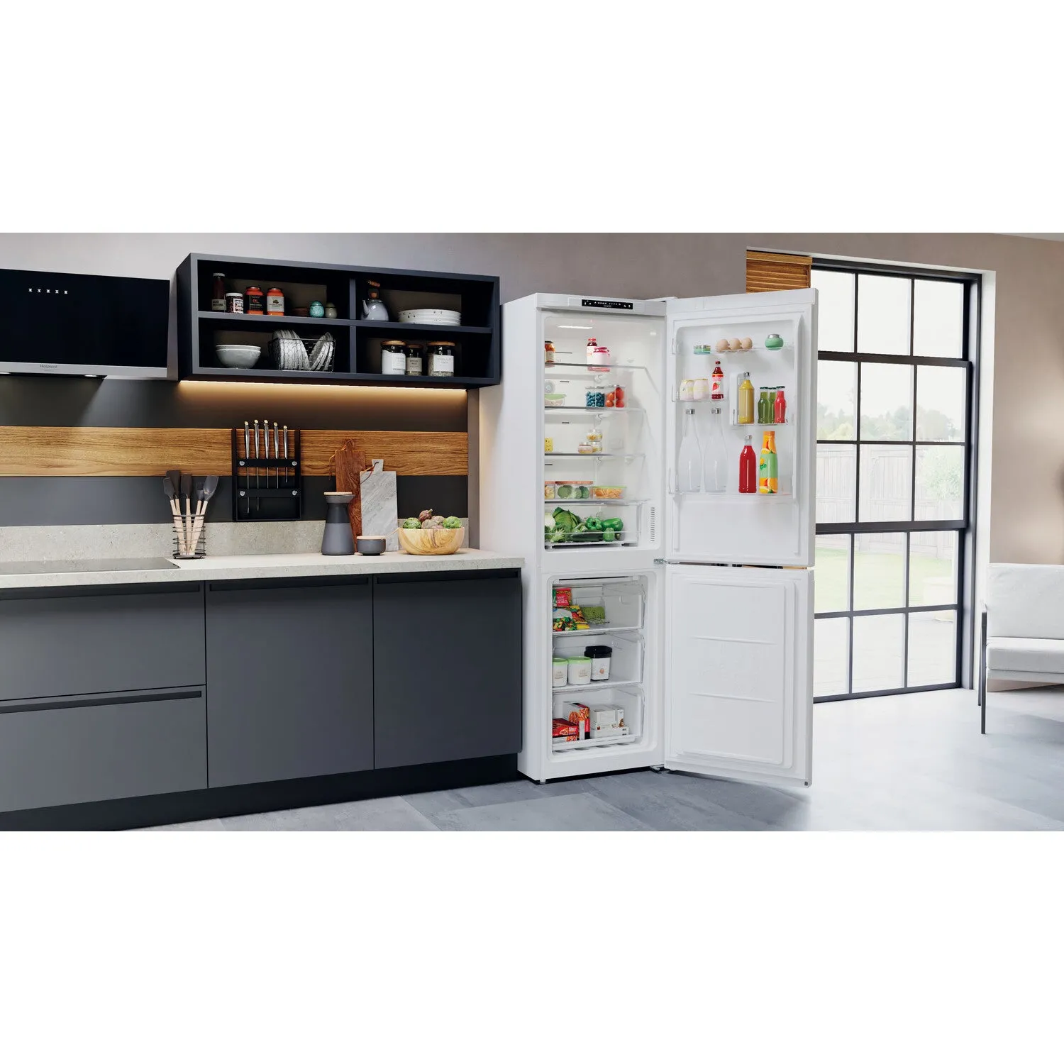 Hotpoint H7X 83A W Freestanding 230L Fridge Freezer - White, D Rated