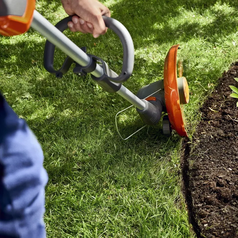 Husqvarna 110iL Cordless Grass Trimmer