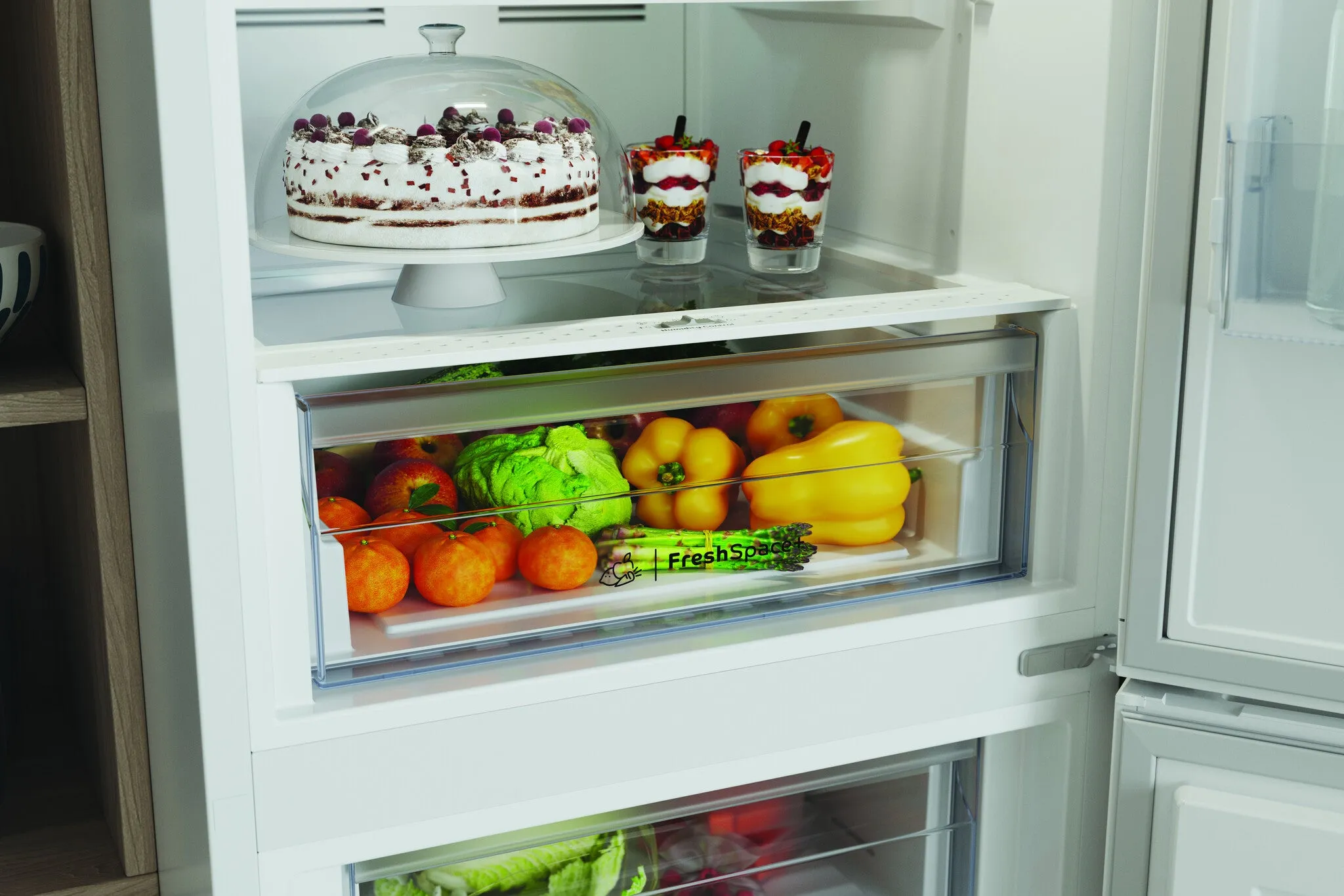 Indesit IBTNF 60182 W UK Freestanding 322L Fridge Freezer - White, E Rated