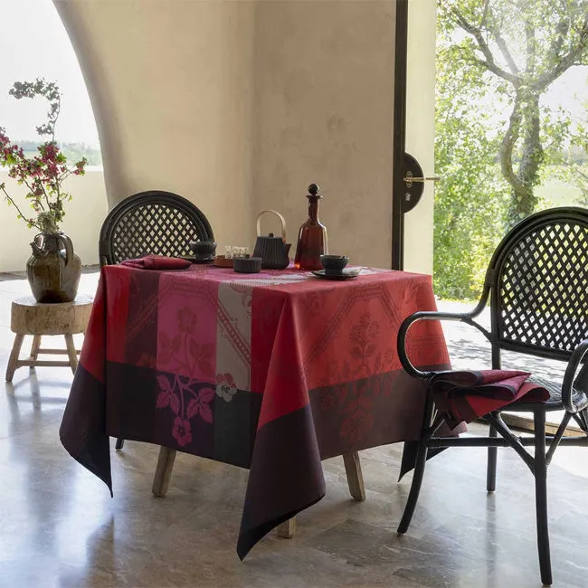 Le Jacquard Franais | Hacienda Coated Tablecloth - Red - 69"x98"