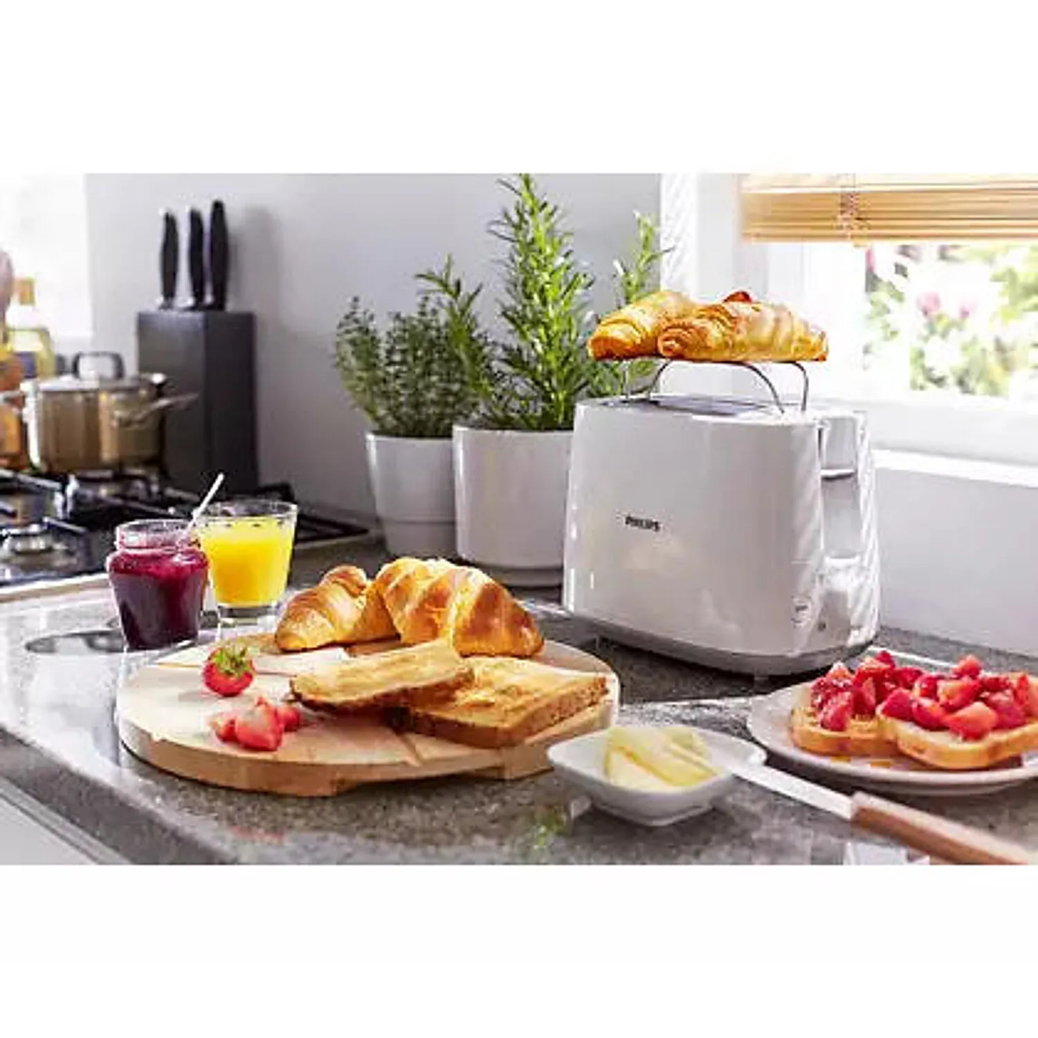Philips Two Slice Pop Up Toaster with Bun Warmer - HD2582/00