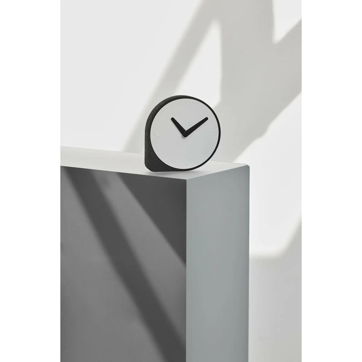 Puik Clork Table Clock, Black