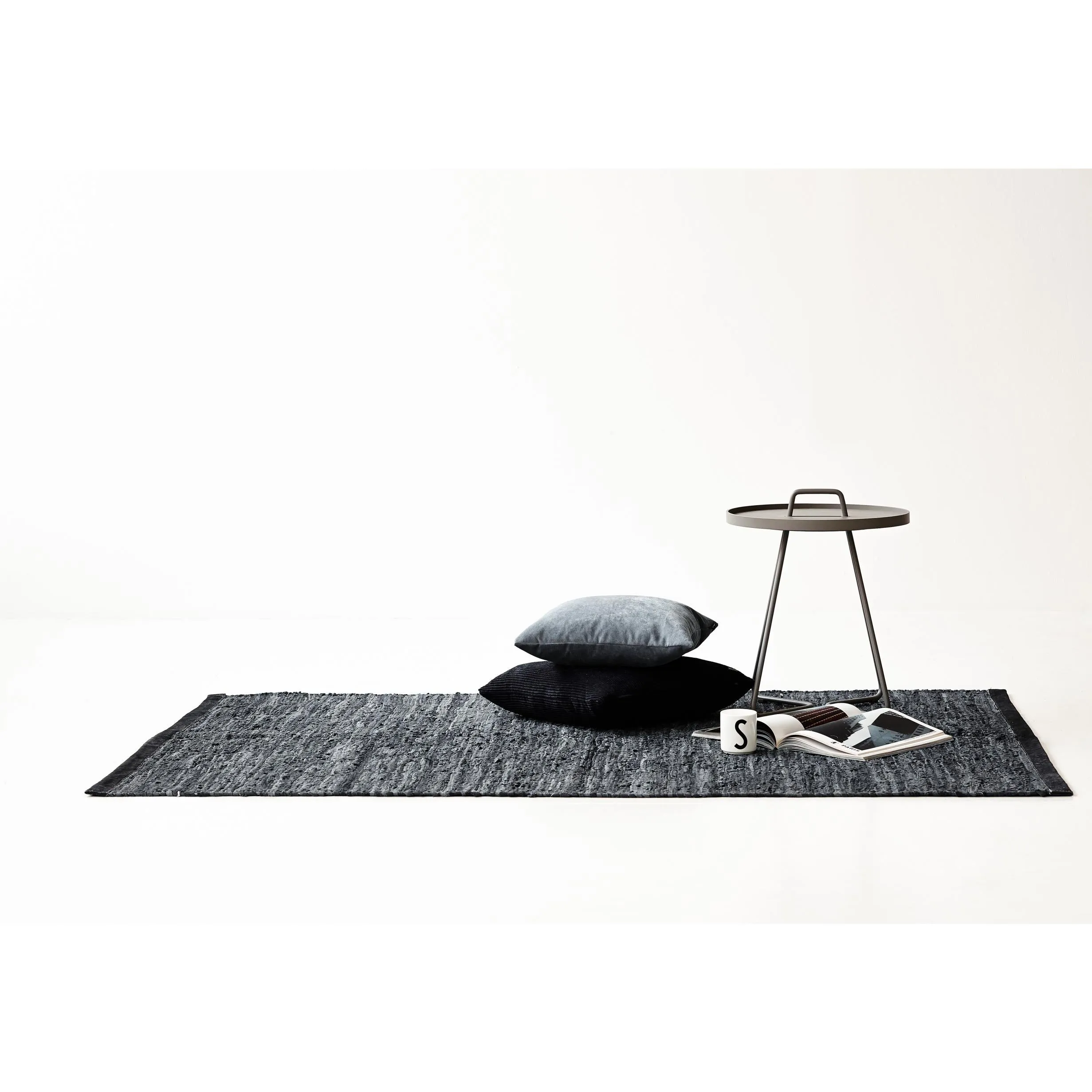 Rug Solid Leather Rug Dark Grey, 65 X 135 Cm