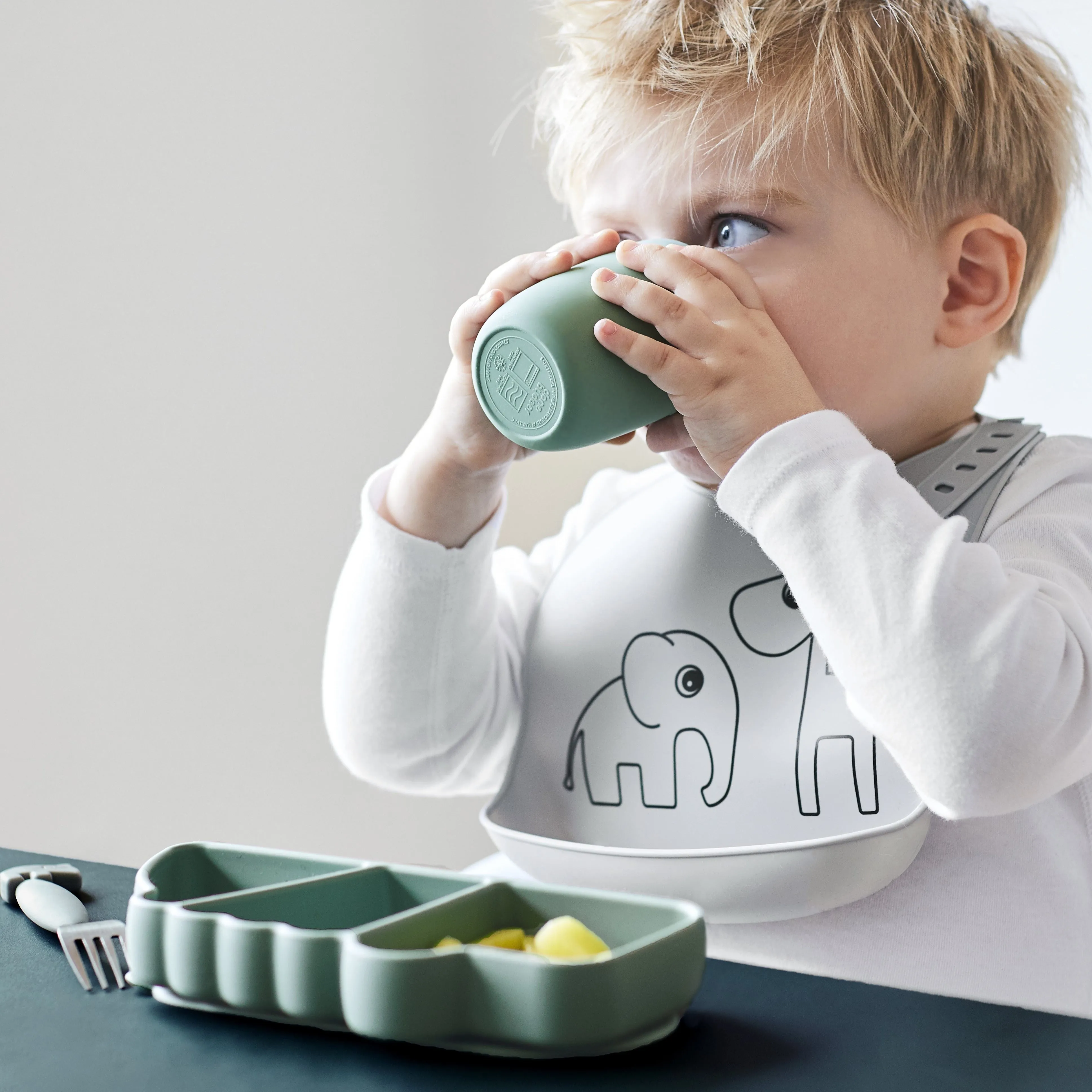 Silicone Stick & Stay Snack Plate | Croco Green