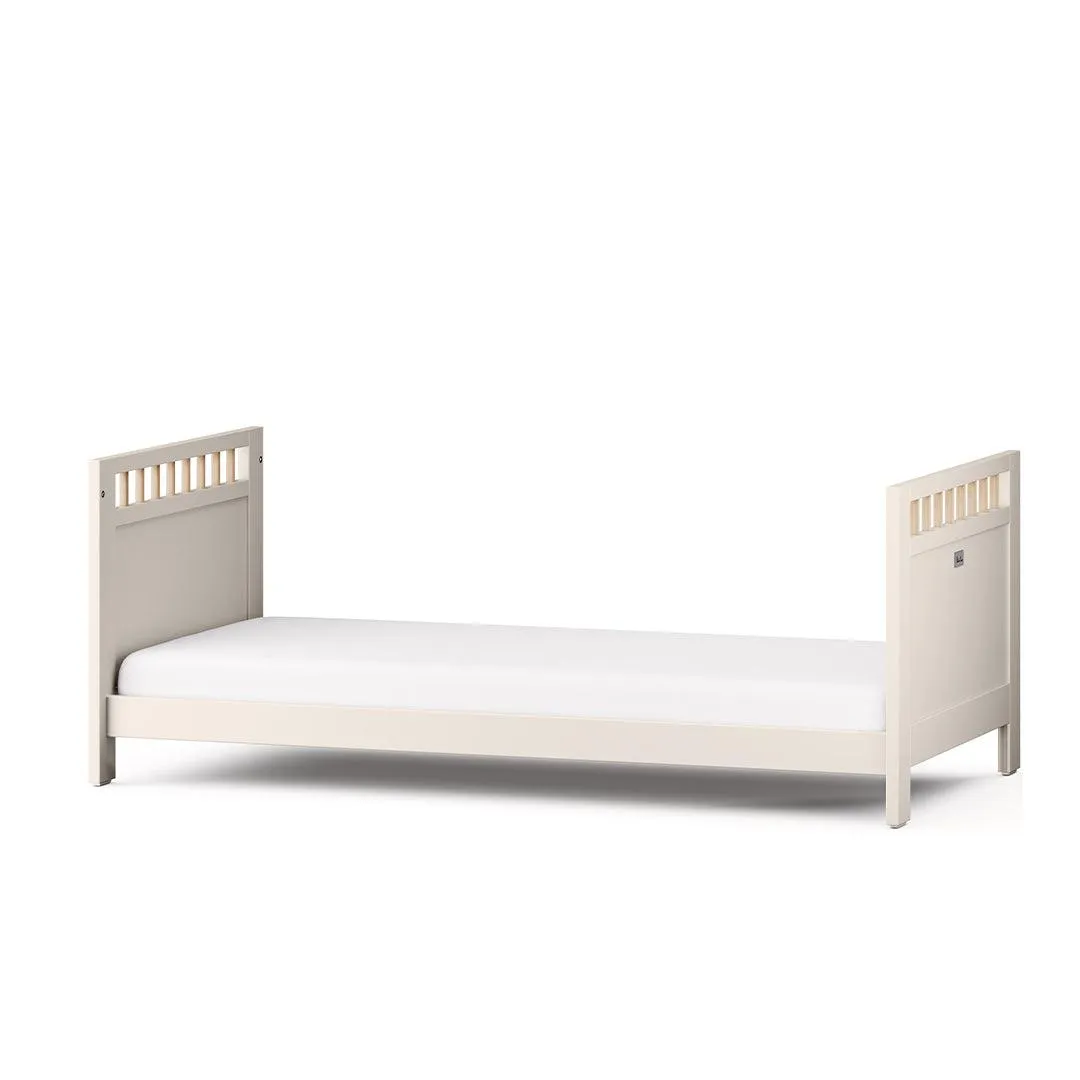 Silver Cross Seville Cot Bed - Cashmere Oak