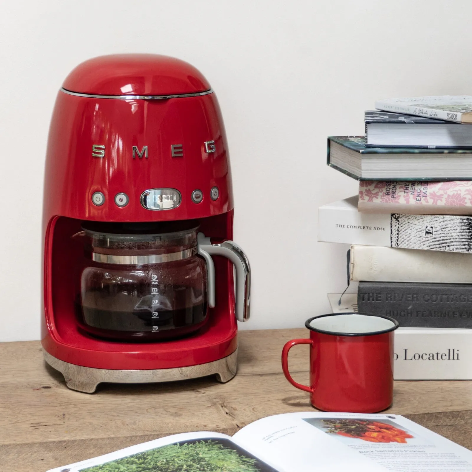 Smeg DCF02RDUK coffee maker Fully-auto Drip coffee maker 1.4 L